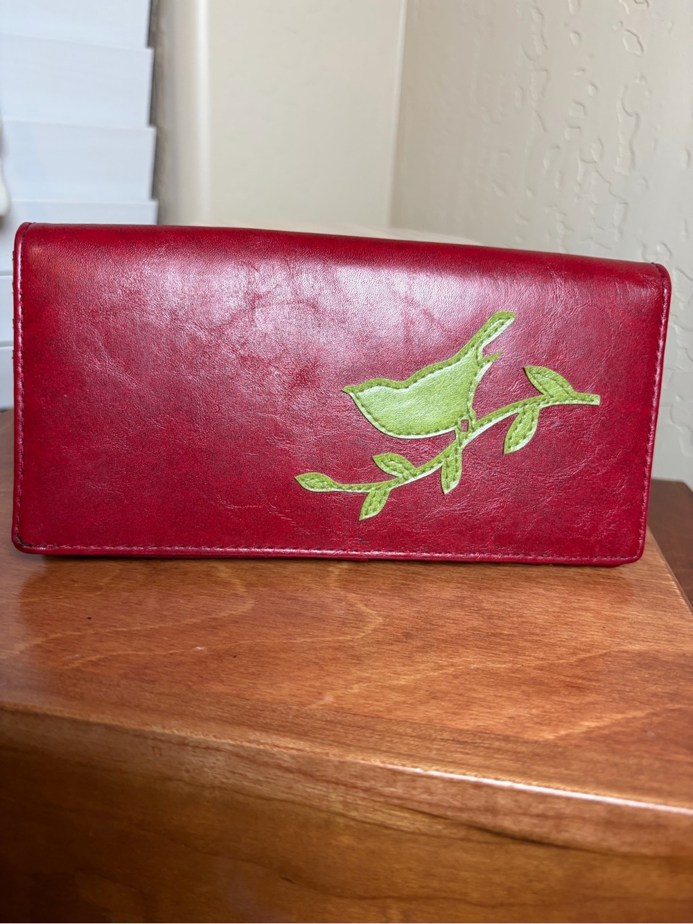 Lavishy Red Bird Nest Appliqué Bifold Wallet